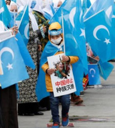 Çin’den yeni soykırım uygulaması: 4,5 milyon Uygur bebek doğumu engellenecek