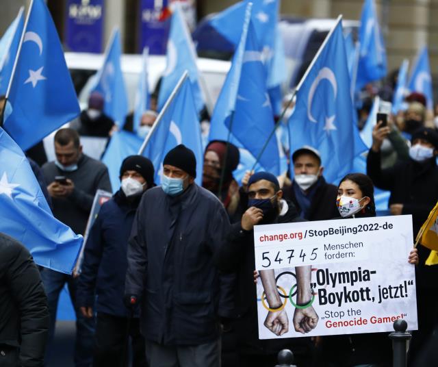 Almanya’daki Uygurlardan Pekin Olimpiyat Oyunları’nın boykot edilmesi için gösteri