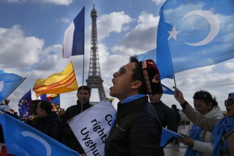 Fransa Parlamentosu, Uygur Türkleri yasa tasarısını kabul etti
